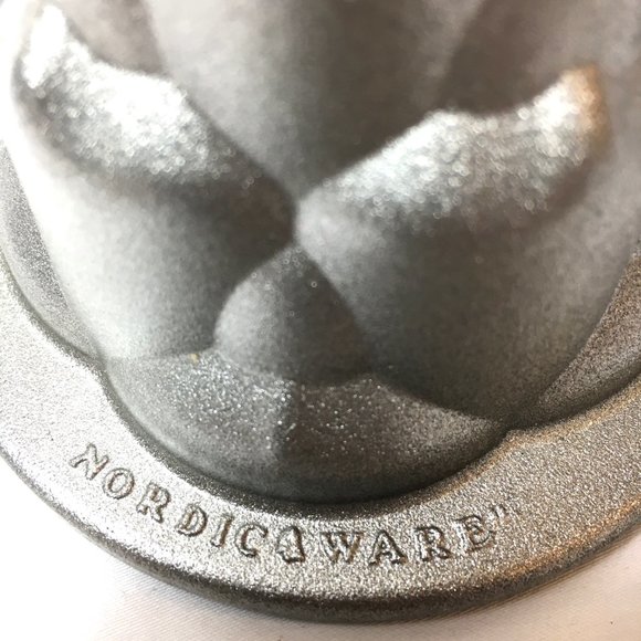NORDIC WARE Fairytale Cottage Bundt Pan EUC - Picture 7 of 8